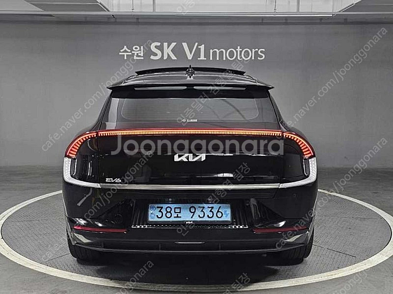 EV6 중고 EV6 중고차 검정색 2024년식 50,570km 롱레인지 AWD 어스 주말 출고가능--3